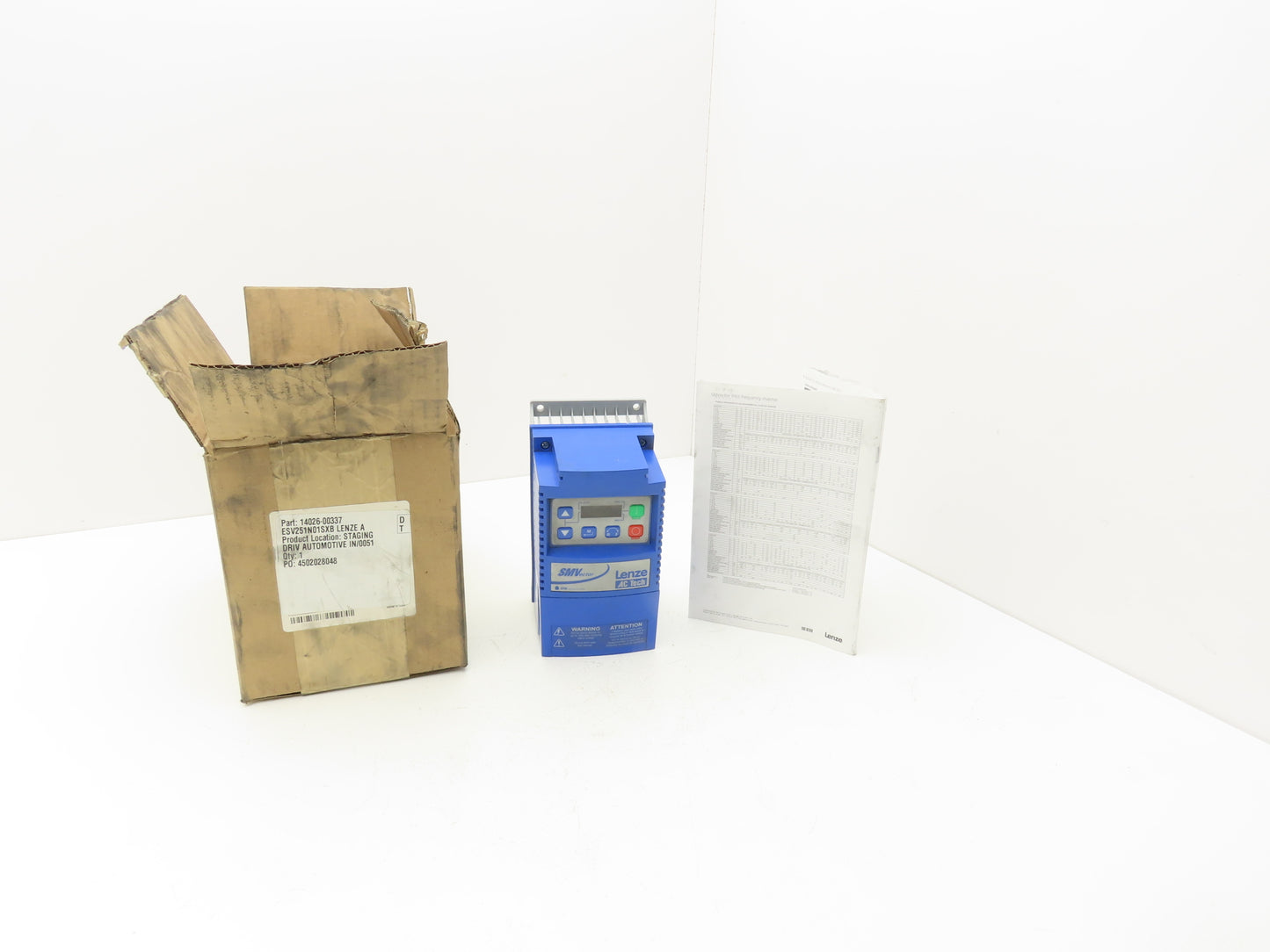 Lenze ESV251N01SXB SMV Drive 1/3HP 1240/240 VAC Input 0-500Hz 0-230 3ph .33Hp