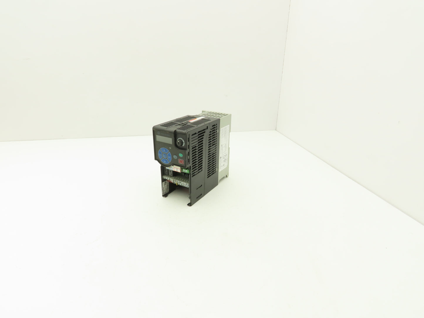 Allen Bradley 25B-D2P3N104 PowerFlex 525 VFD AC Drive 1Hp 480V 3Ph FRN 5.001