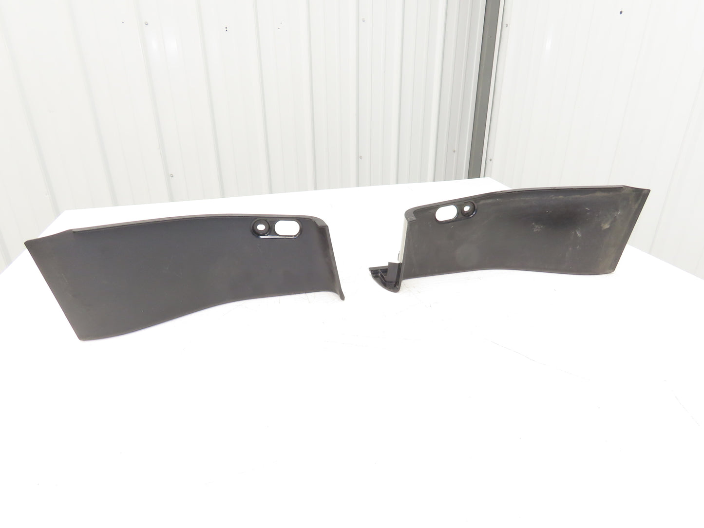Linde Forklift Step Toe kick Plastic Shroud Set Removed From E20C