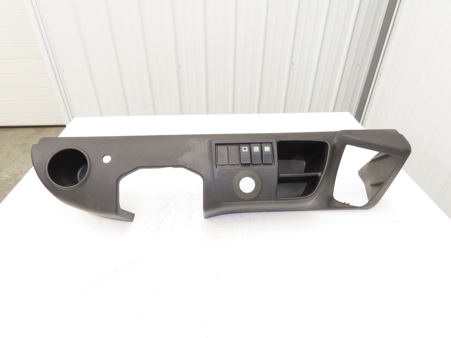 Linde Forklift Dash Plastic Shroud With Controls Removed From E20C