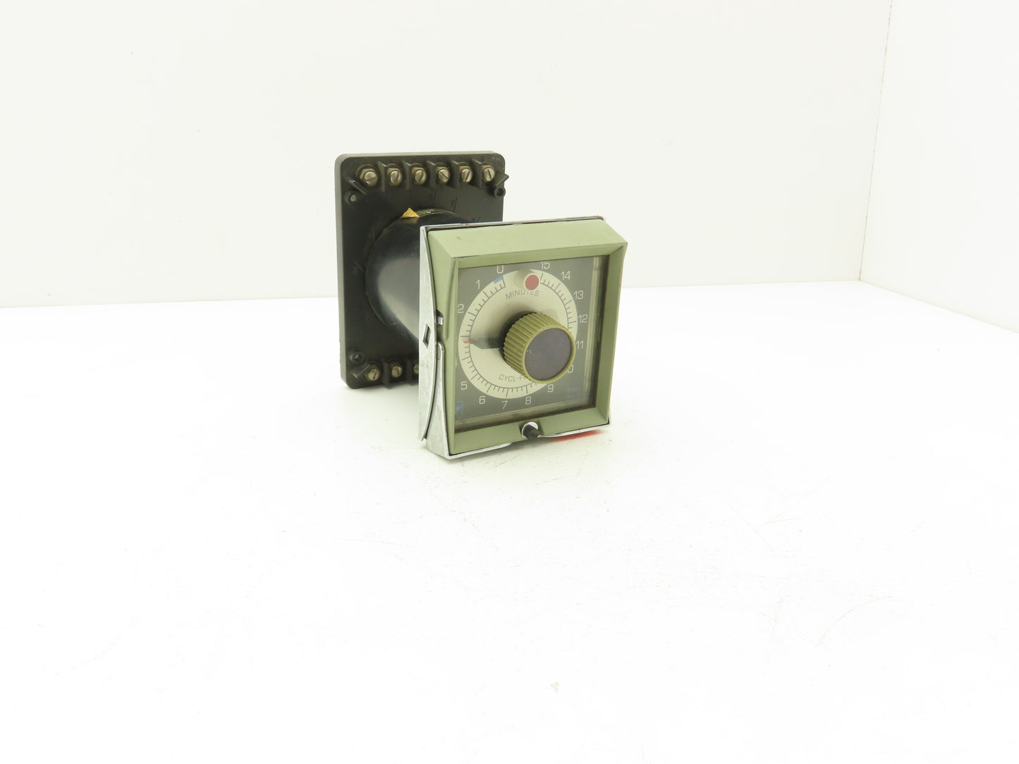 Eagle Signal HP518A6 6B76 HP5 Reset Analog Timer 120V 10A 0-15 Min. Dial Type.
