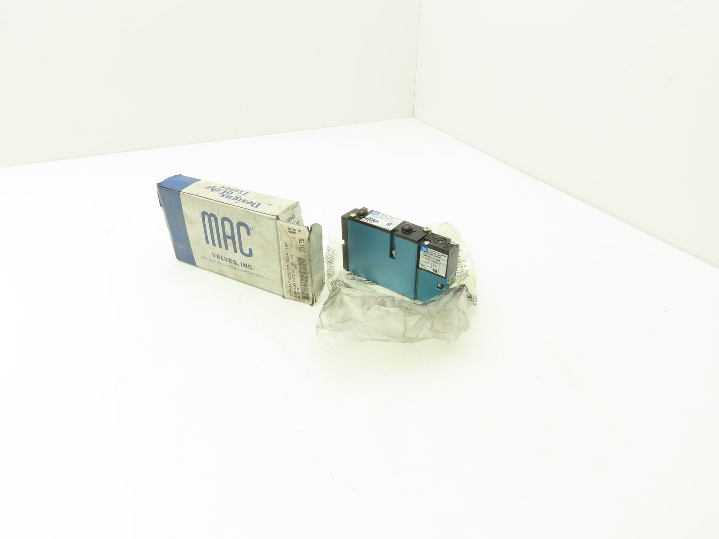 MAC 92B-AAF-000-DM-DDAP-1DM Pneumatic Solenoid Valve 120psi 24VDC DMB-DDAP-1DM