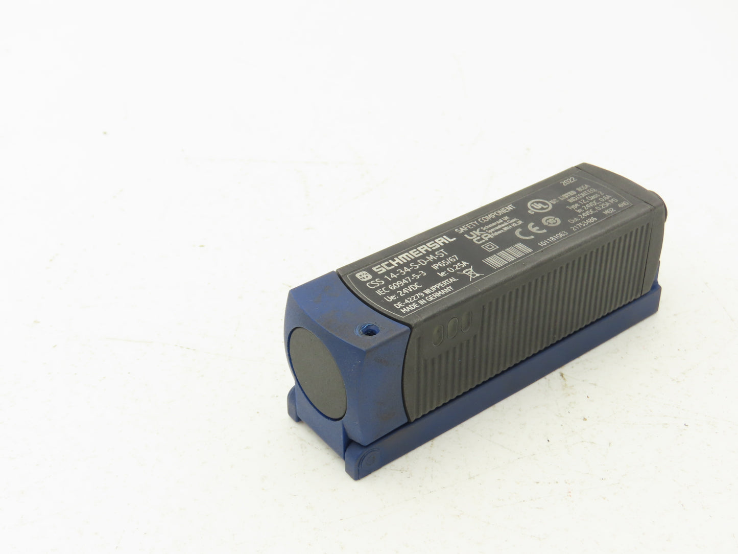 Schmersal 101181063 Magnet Safety Sensor Non Contact CSS 14-34-S-D-M-ST