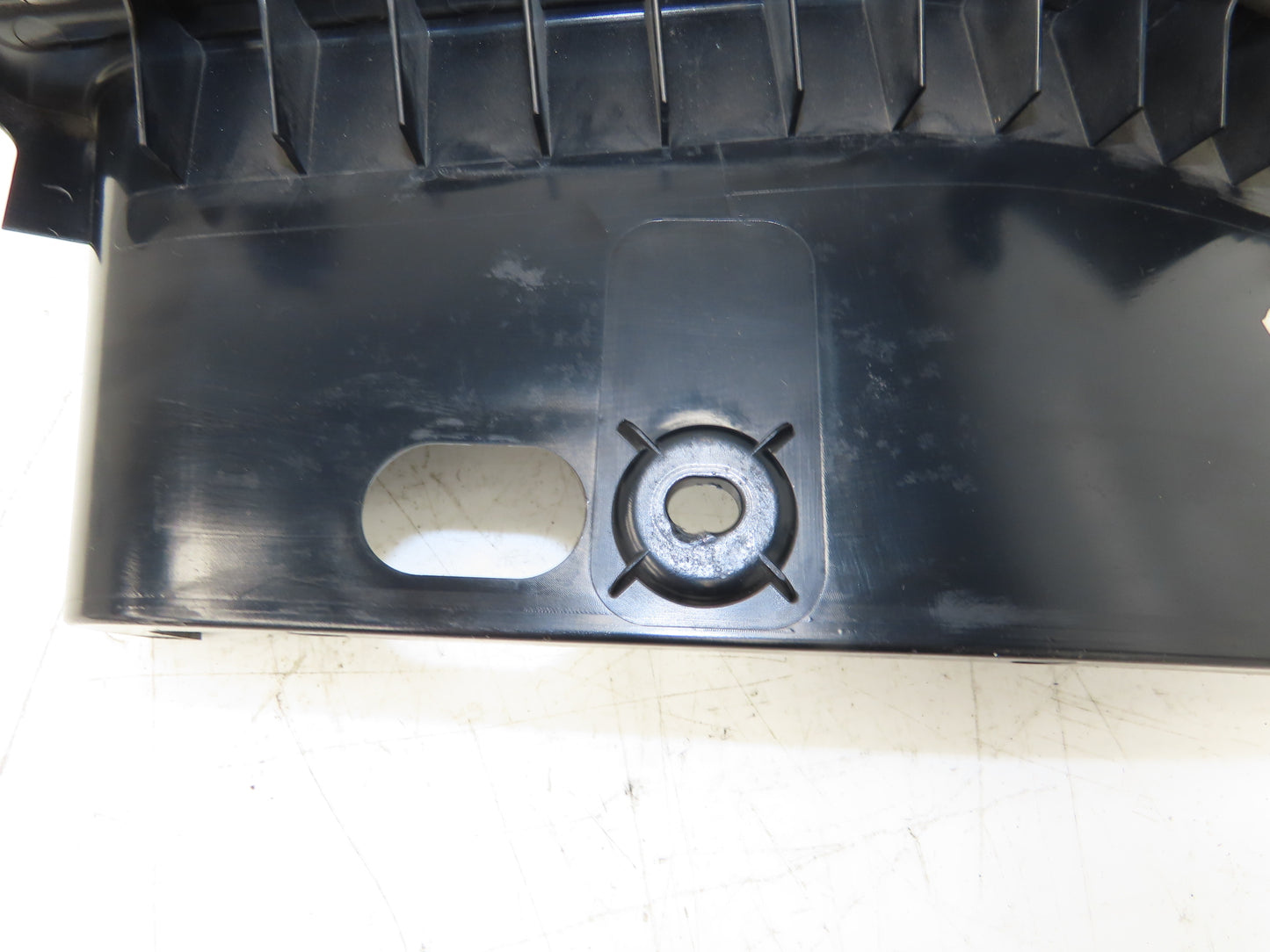 Linde Forklift Step Toe kick Plastic Shroud Set Removed From E20C