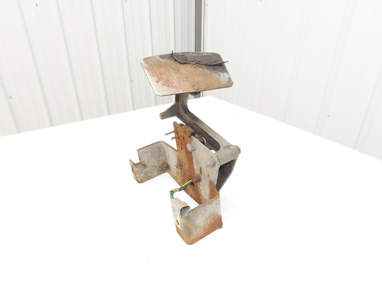 Yale Forklift Throttle Accelerator Pedal Bracket & Potentiometer Off ERC100HGN