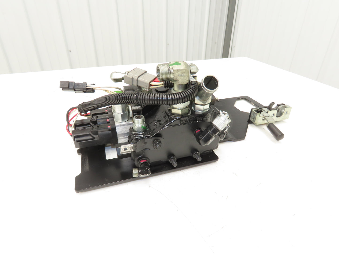 Yale Forklift Hydraulic 3 Lever Spool Valve Mast Control Off ERP035VTN36TE084