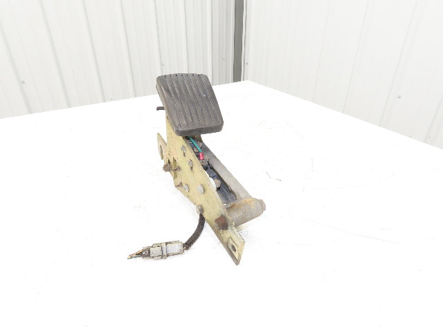 Hyster E50XM-27 Electric Forklift Accelerator Pedal Assembly With Potentiometer