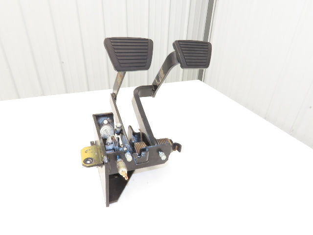 Caterpillar Forklift Accelerator & Brakle Pedal With Bracket Removed From 2C5000