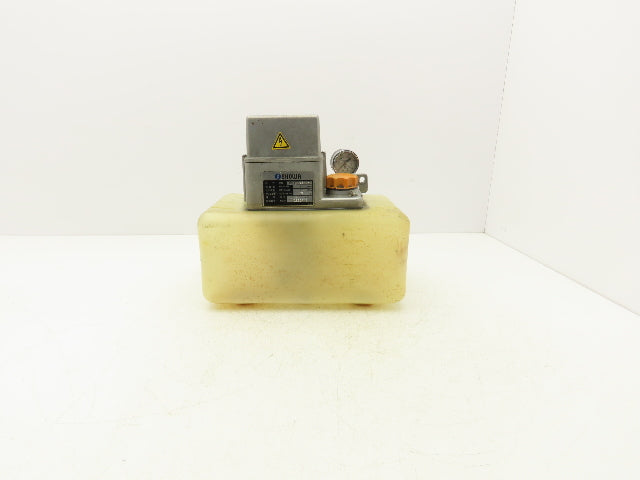 Showa LCB4 8210-1 Lubrication Oil Pump Machine Oiler 6L Tank 0.1 L/Min 200V