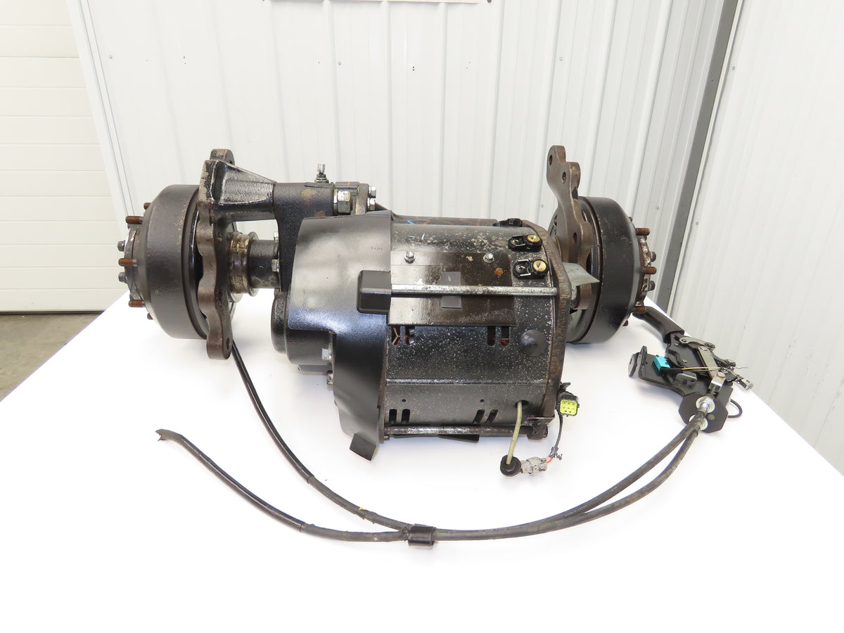 Toyota 7FBCU18 Electric Forklift Motor Drive Front Axle 8 Lug Off 7FBCU18