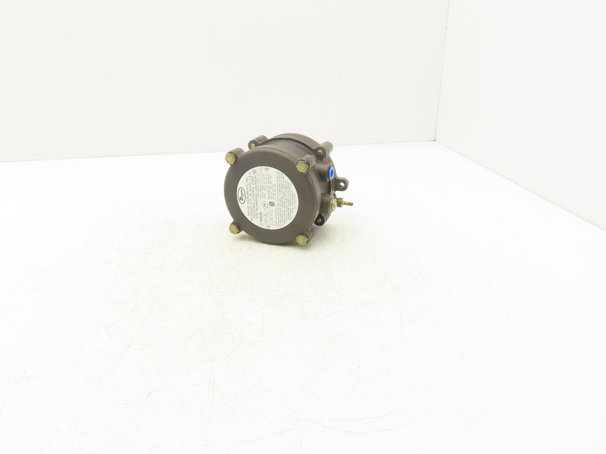 Dwyer 1950P-2-2F Explosion Proof Differential Pressure Switch 125-480 VAC 15A