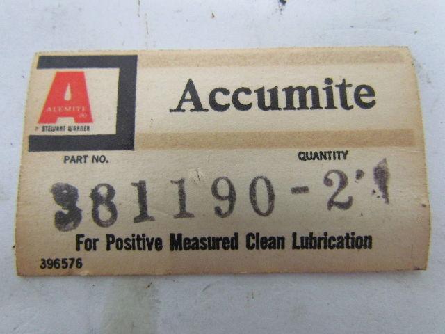 Alemite 381190-2 Block Clip 8 Position 90 Degree Manifold NEW