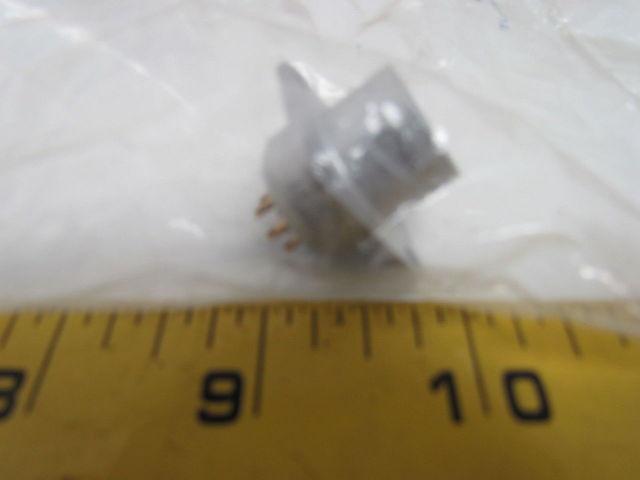 Amphenol 165-36 Sq Flange Recept Bayonet Mating 5#20 Solder Socket Connection