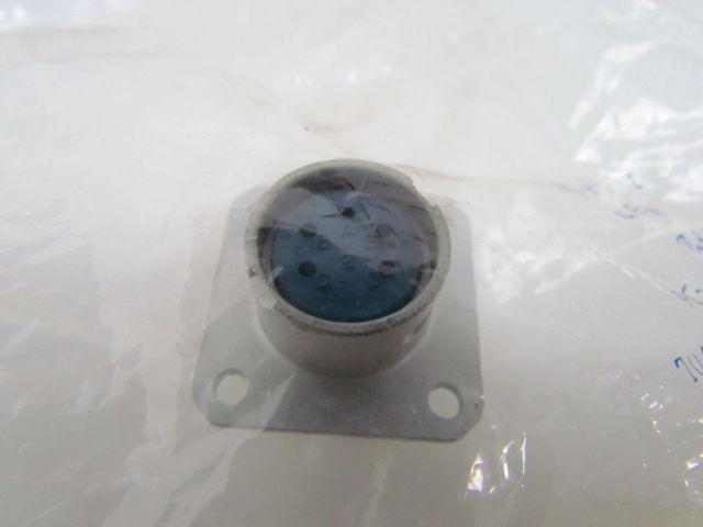 Amphenol 165-36 Sq Flange Recept Bayonet Mating 5#20 Solder Socket Connection