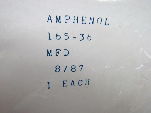 Amphenol 165-36 Sq Flange Recept Bayonet Mating 5#20 Solder Socket Connection