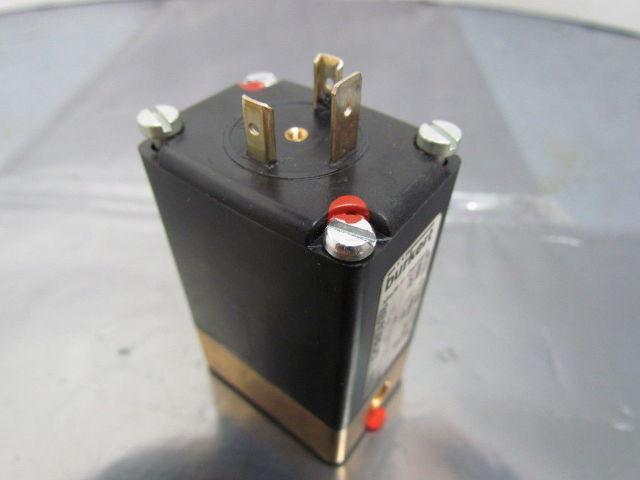 Burkert 0331 C 1/8 FKM BR 004586627 Direct Acting Solenoid Valve 12VDC 8W 145PSI