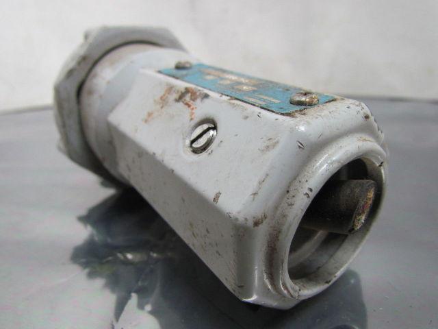 Arktite Connector Plug 30A 600VAC 250VDC 3 Pole 3 Wire Pin + Sleeve Type Male