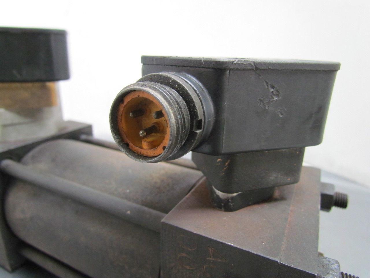 Parker CCB2AUS14AC Pneumatic Air Cylinder 2-1/2" Bore 3" Stroke w/Sensors