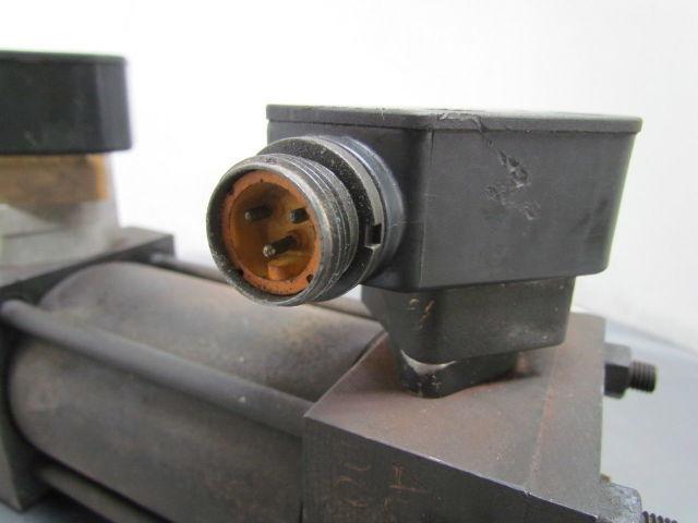 Parker CCB2AUS14AC Pneumatic Air Cylinder 2-1/2" Bore 3" Stroke w/Sensors