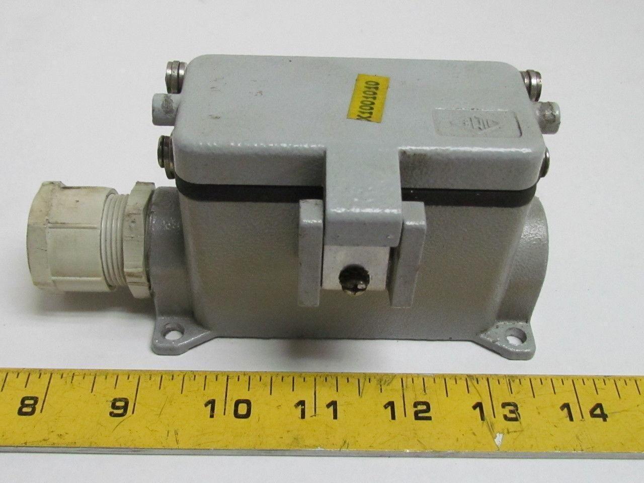 16-Pin Female Connector Plug Housing 16A 600V Single Lever w/Cover Surface Mount