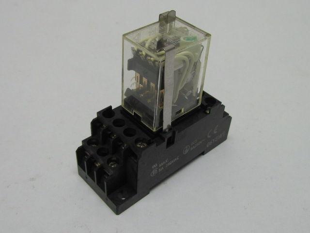 Omron MY4ZN 24VDC Relay w/Safty Clips On No O6Y8W1 Base Lots of 4
