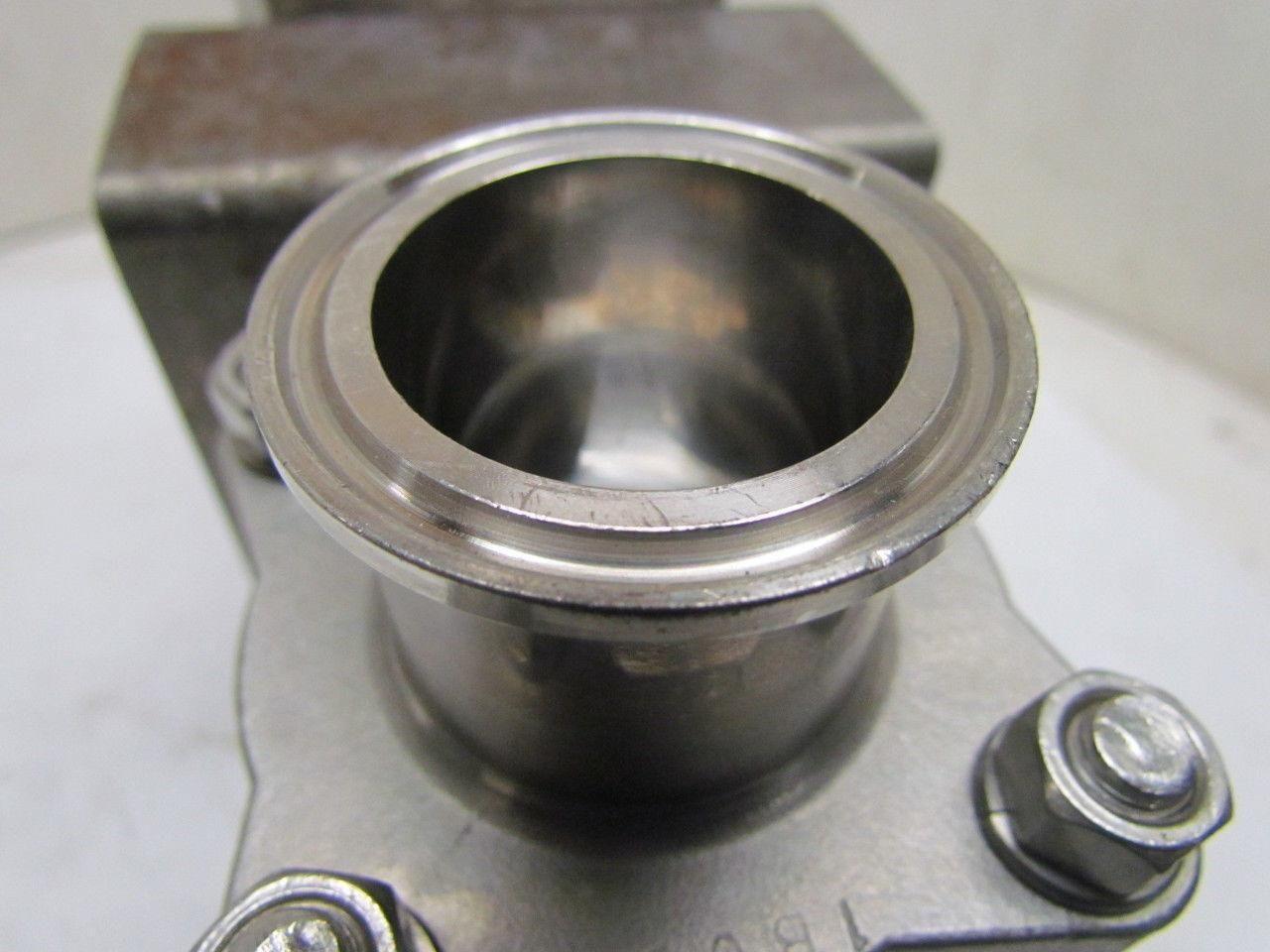 10-SR-85 1000 WOG CF8M Stainless Steel 1-1/2" Tri Clover Ball Valve w/Actuator