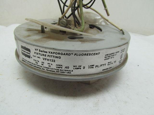 Crouse-Hinds VAPORGUARD VHF122 120V .40A 9W Fluorscent Fixture