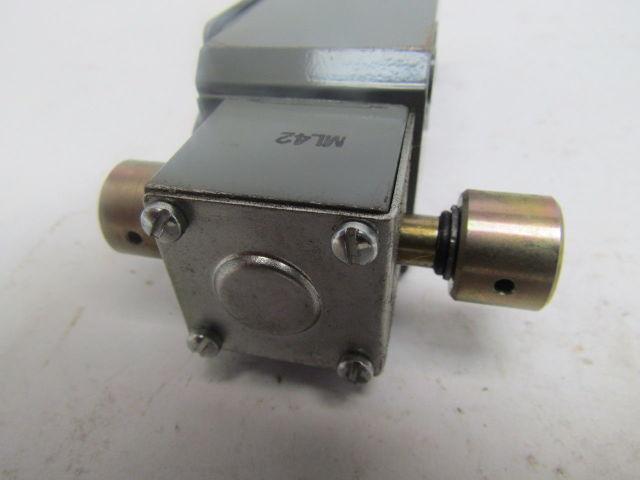 Allen-Bradley 802T-NX183 Oiltight Limit Switch w/6 Pin Connector NEW Take-Off