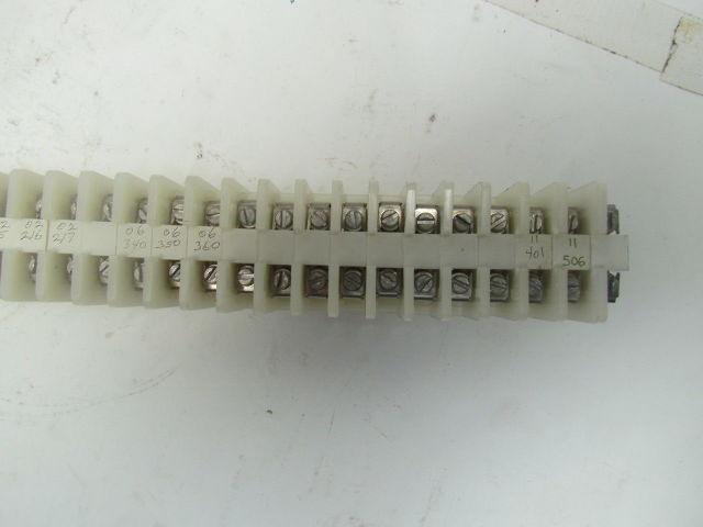 Allen-Bradley 1492 Style.CA 90 Terminal Blocks 2 End Pieces Mounted on Rail