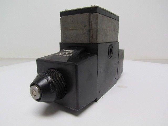 Vickers 02-119493 DG454LW 012 C B 60 Hydraulic Directional Control Valve