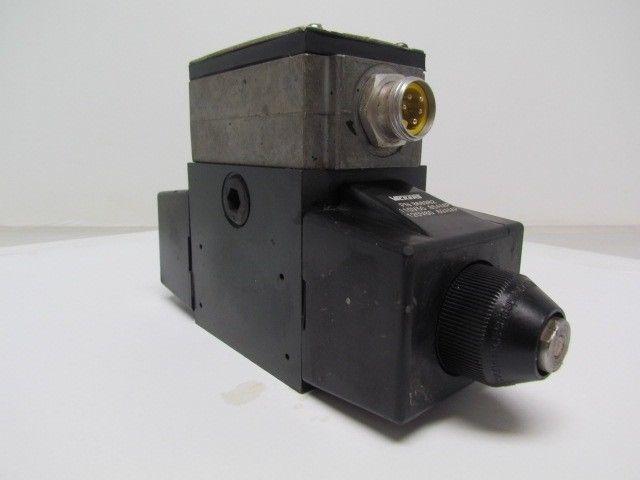 Vickers 02-119493 DG454LW 012 C B 60 Hydraulic Directional Control Valve