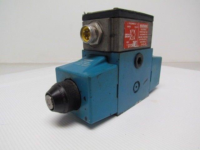 Vickers 02-119460 PA5DG4S4LW 01CB60 Hydraulic Directional Control Valve