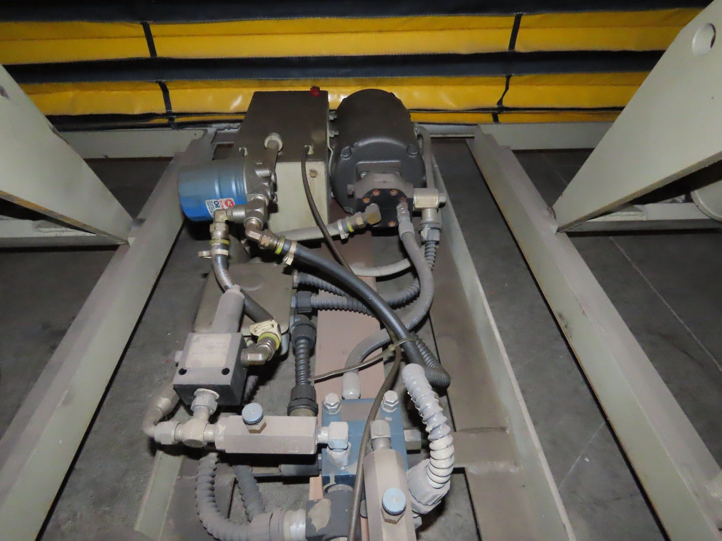 Southworth LSD5.24 Hydraulic Scissor Lift w/Tilting Table 46"x112" 5000 Lb Cap