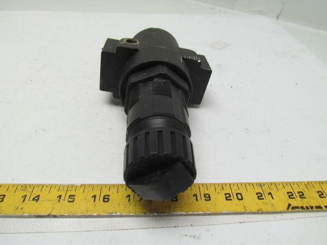 Master Pneumatic R180M-8 Regulator 0-100psi 300psi max inlet pressure no gauge
