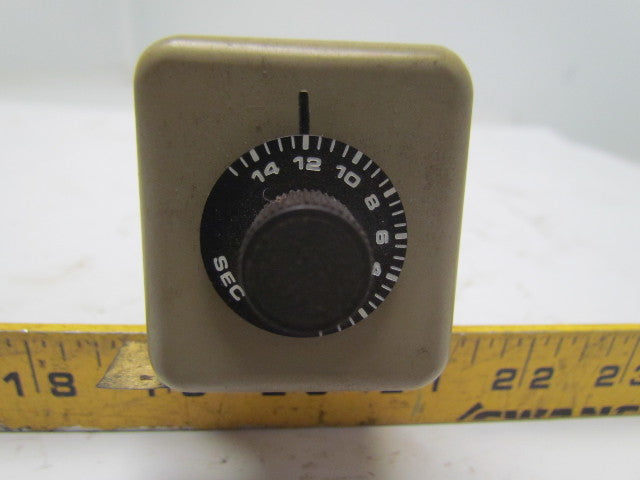 Eagle Signal CG912A3 120V Ac/DC Time Delay Relay w/Base 0-16 Sec.