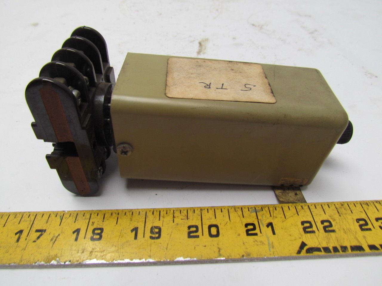Eagle Signal CG912A3 120V Ac/DC Time Delay Relay w/Base 0-16 Sec.