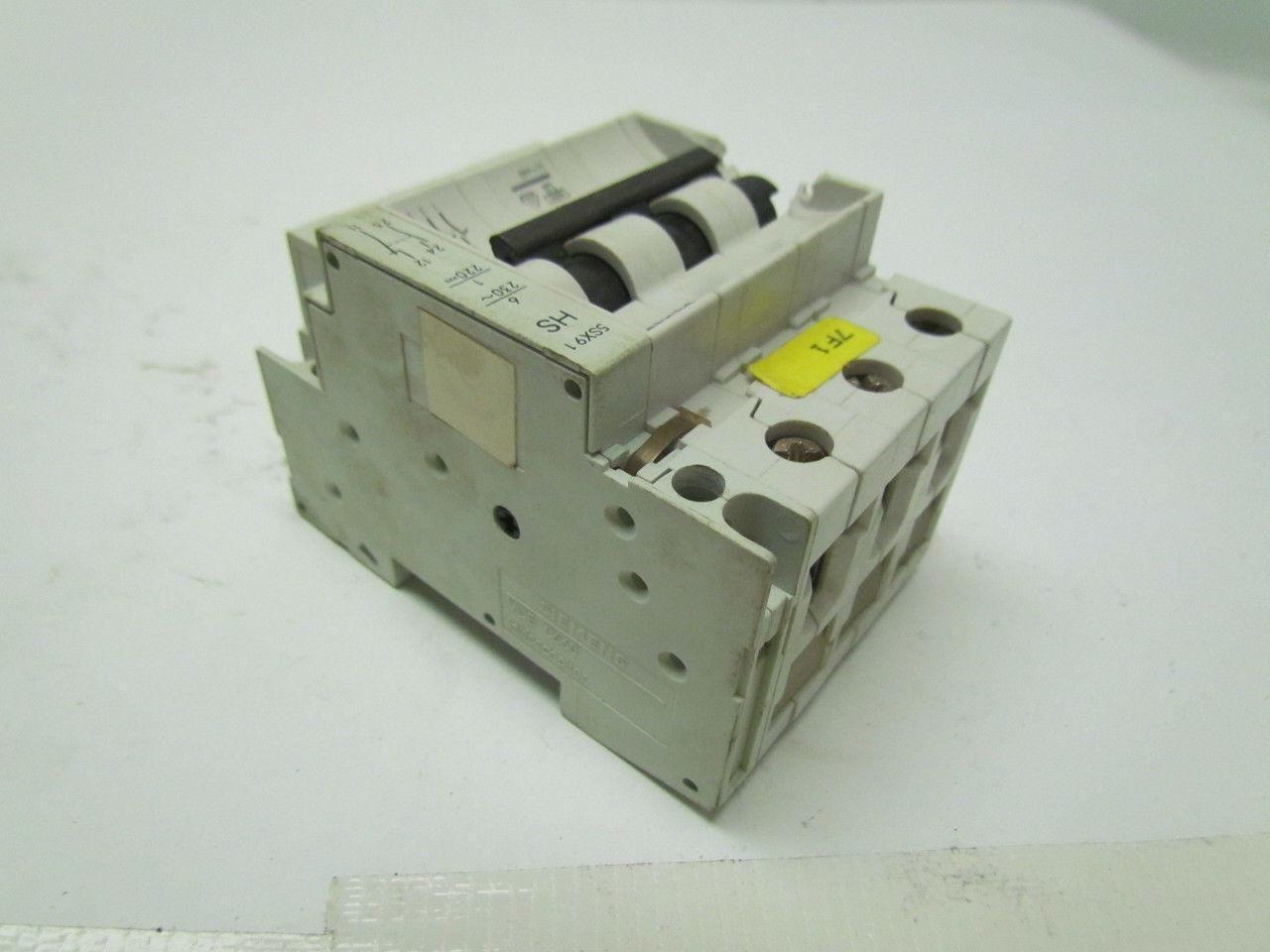 SIEMENS 5SX2 B40 40A 3 pole circuit breaker