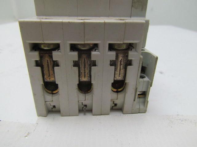 SIEMENS 5SX2 B40 40A 3 pole circuit breaker