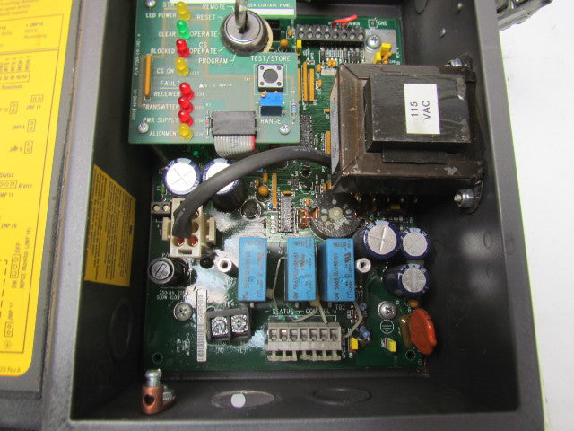 STI MS4328B2-AC1-20X-5R -U-W Light Curtain Controller 115VAC w/ Cables