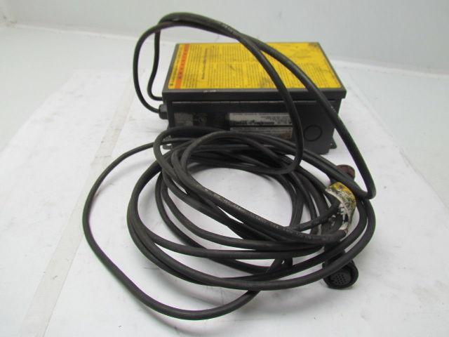 STI MS4328B2-AC1-20X-5R -U-W Light Curtain Controller 115VAC w/ Cables