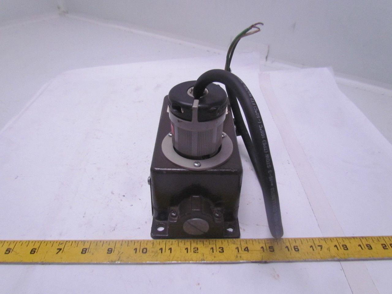 Cooper Du-All Hanger 513N Fixture Fitting For Damp Locations 277V 10A w/Plug