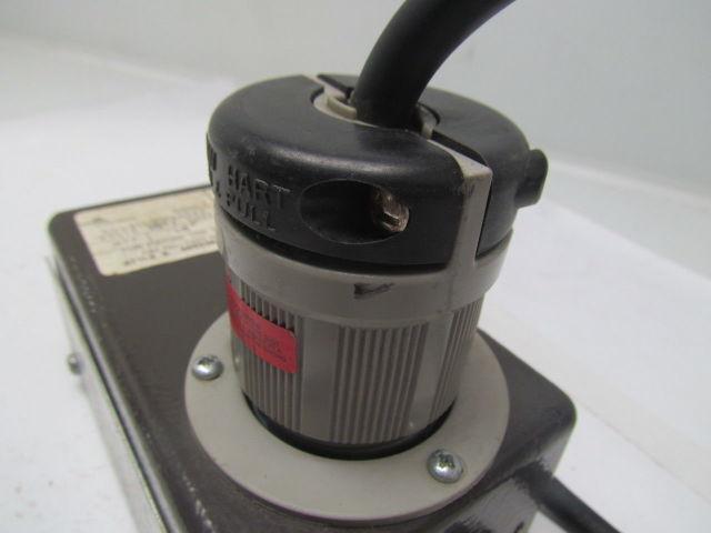 Cooper Du-All Hanger 513N Fixture Fitting For Damp Locations 277V 10A w/Plug