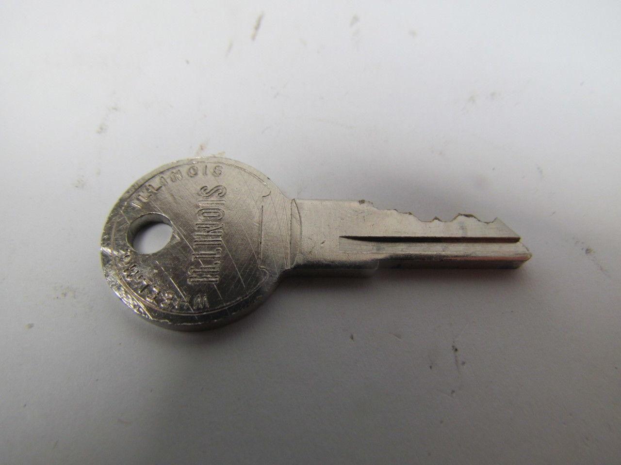 Square D KS11K3E12 Class 9001 Type KS Key operated selector switch