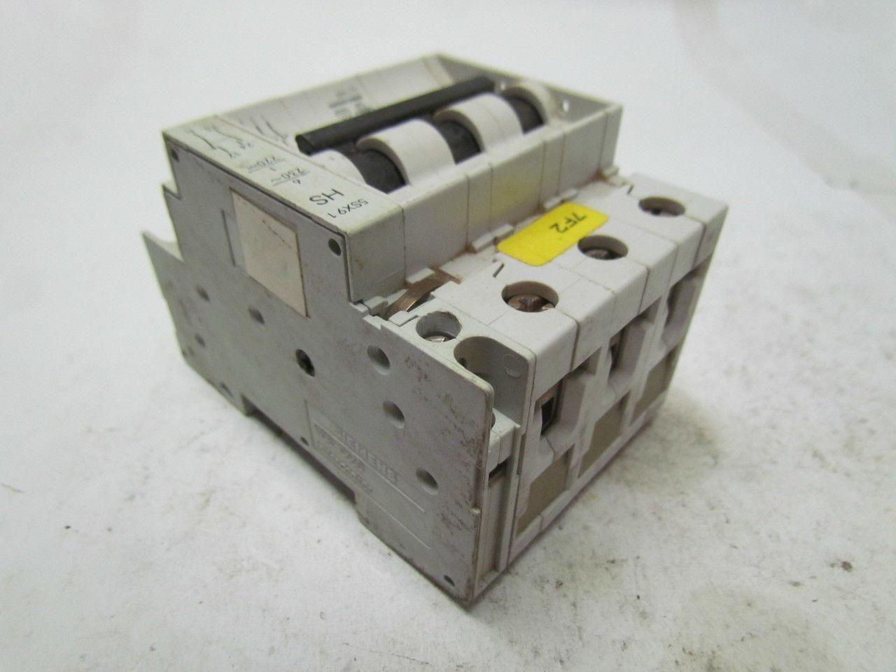 Siemens 5SX2B32 3 pole circuit breaker 480VAC w/5SX91HS 220/230V 2NO