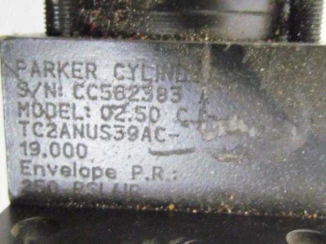 Parker 02.50 CJTC2ANUS39AC 19.000 Pneumatic Air Cylinder 2 1/2"Bore 19"Stroke