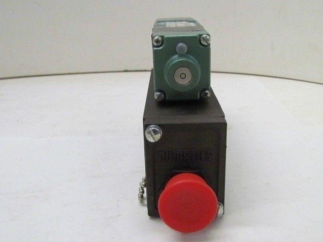 Numatics 072SS415K015W30 120v Pneumatic Solenoid Valve NEW