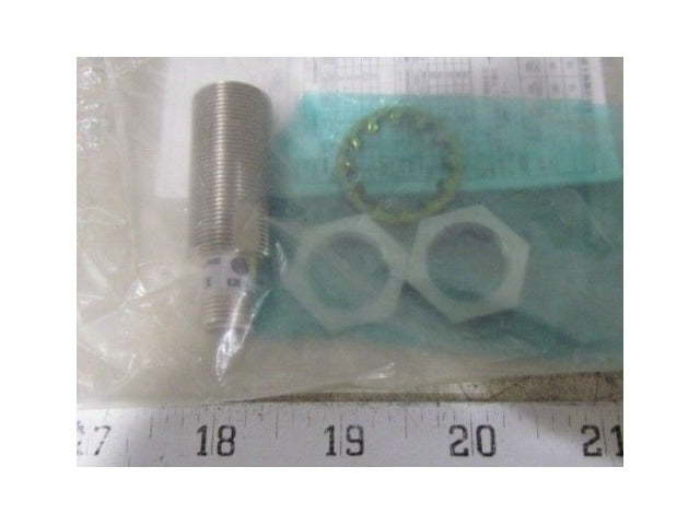 Omron E2E-X7D2-M1 Proximity Switch NEW