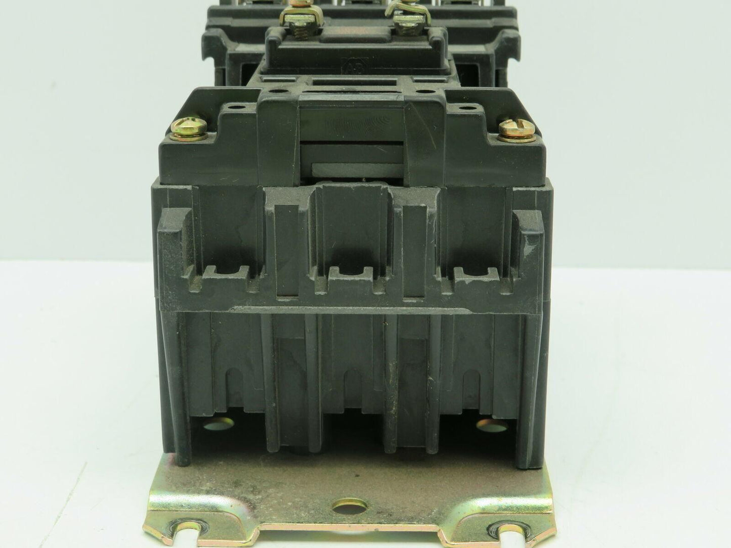 Allen Bradley 500L-B0D93/B Lighting Contactor 3 Pole 30A 120V Coil Series B