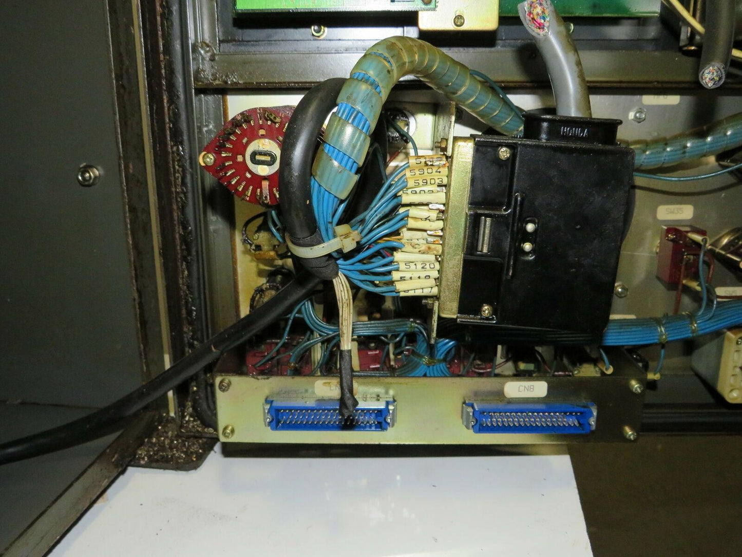 Fanuc System 6T Operator Interface Control Panel