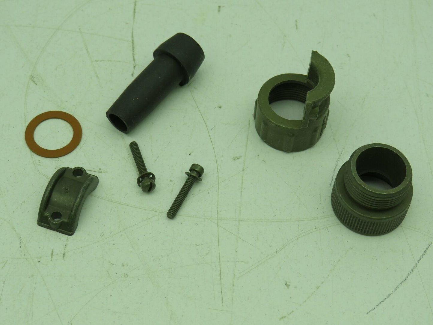 Amphenol 97-67-16-8 Circular Cable Connector Clamp Kit Lot of 4